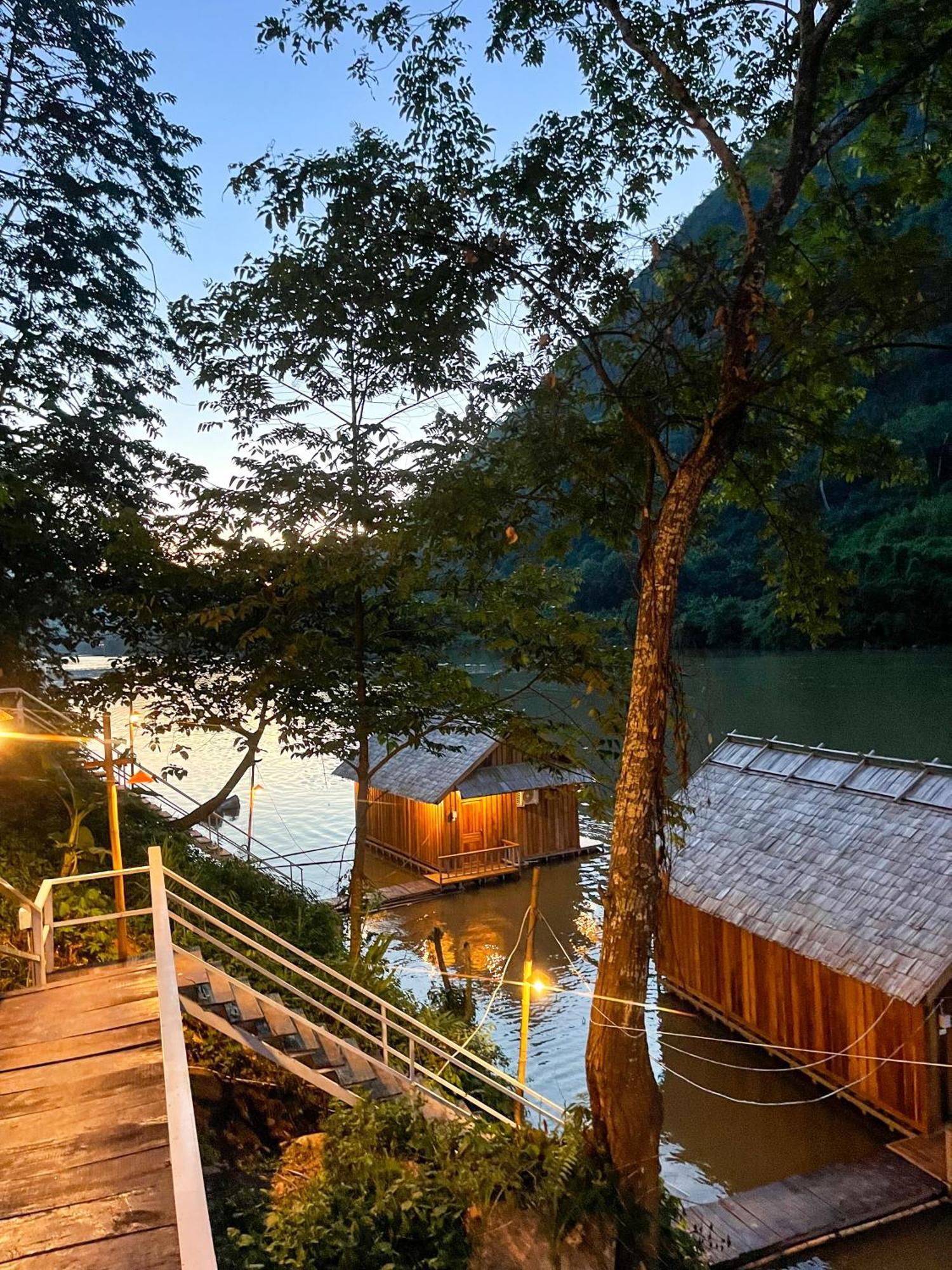 Отель Nongkhiaw The Float House Экстерьер фото