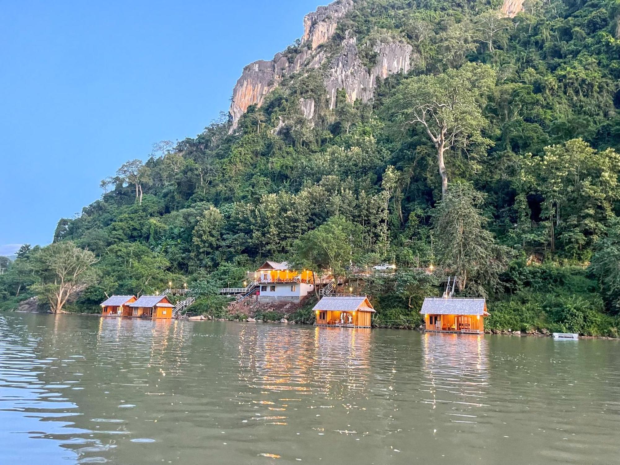 Отель Nongkhiaw The Float House Экстерьер фото