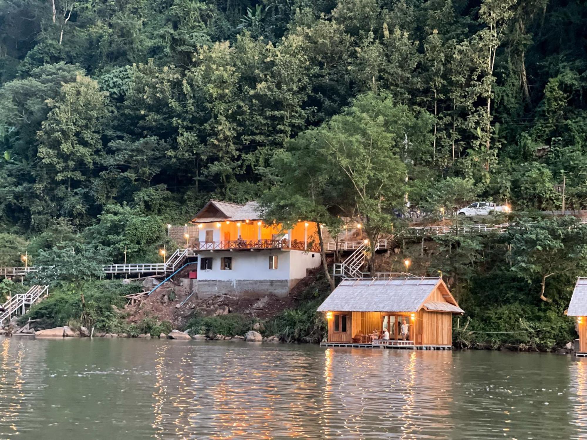 Отель Nongkhiaw The Float House Экстерьер фото
